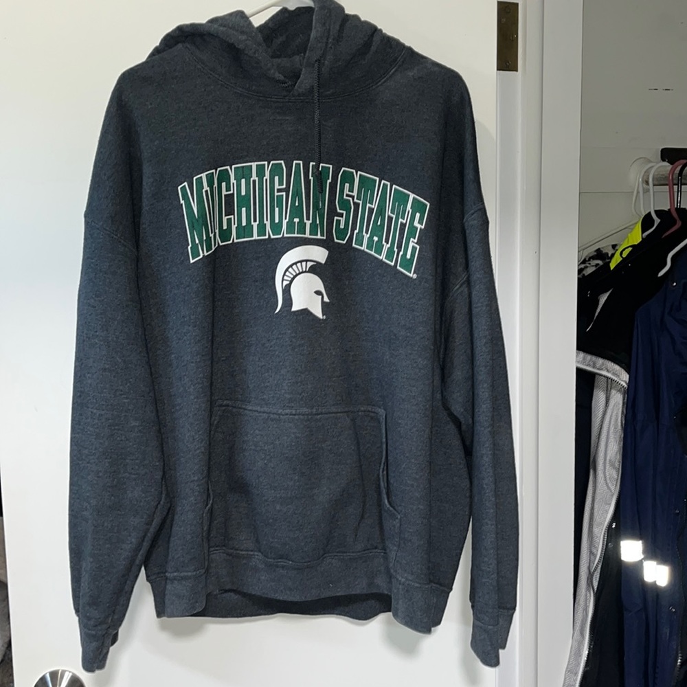 Men’s XL Spartans MSU sweatshirt